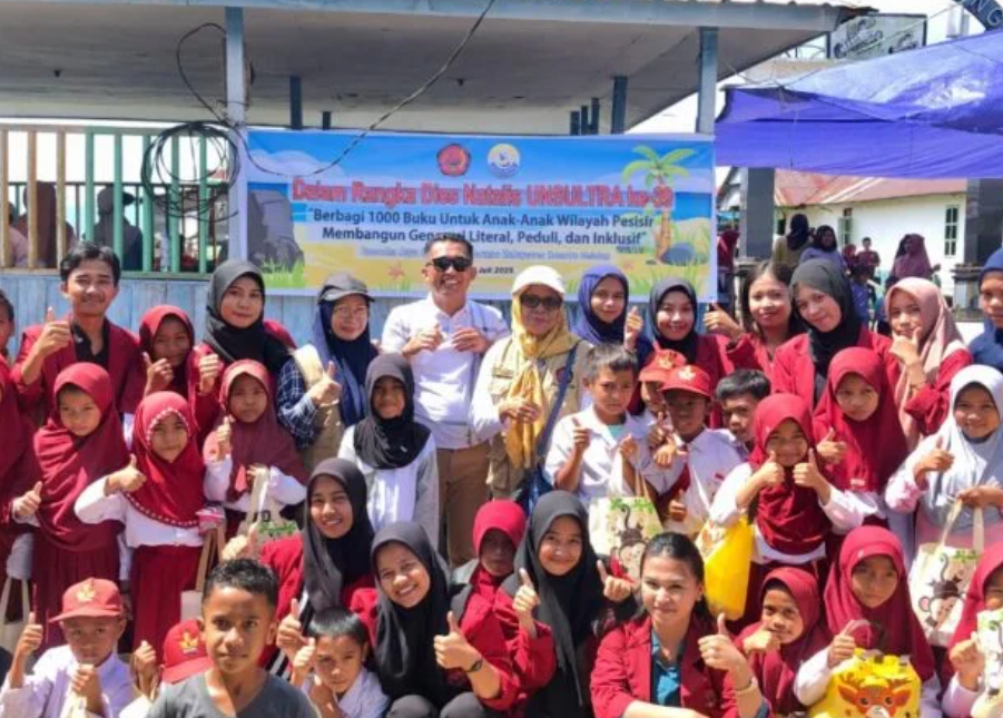 Unsultra Rayakan Dies Natalis ke-39 dengan Berbagi 1.000 Buku untuk Anak Pesisir